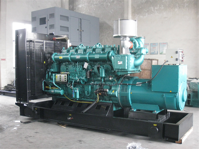 沾益200KW 柴油发电机的油耗是多少?